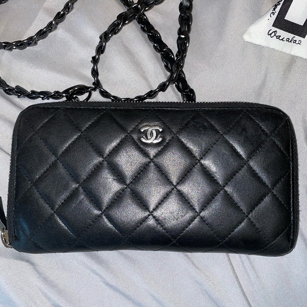 Chanel Wallet on Chain